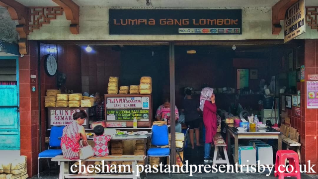 Menggali Kelezatan Lumpia Gang Lombok: Ikon Kuliner Semarang yang Mendunia
